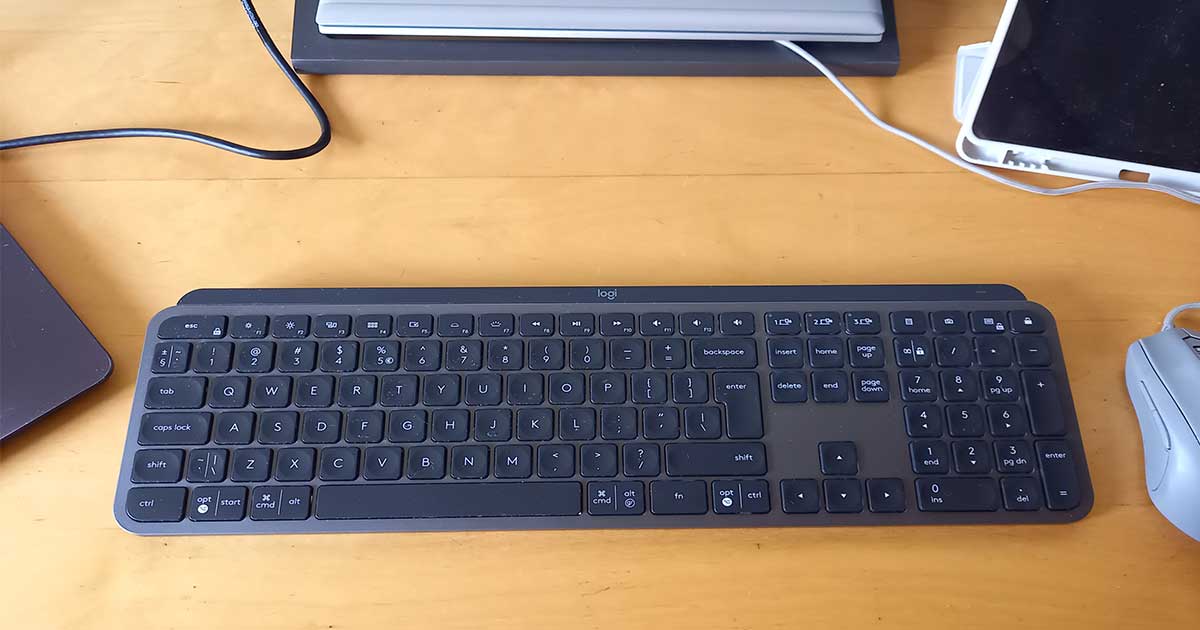 Quick review: Logitech MX Keys – the best keyboard which I had.